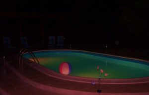swimmingpool by night